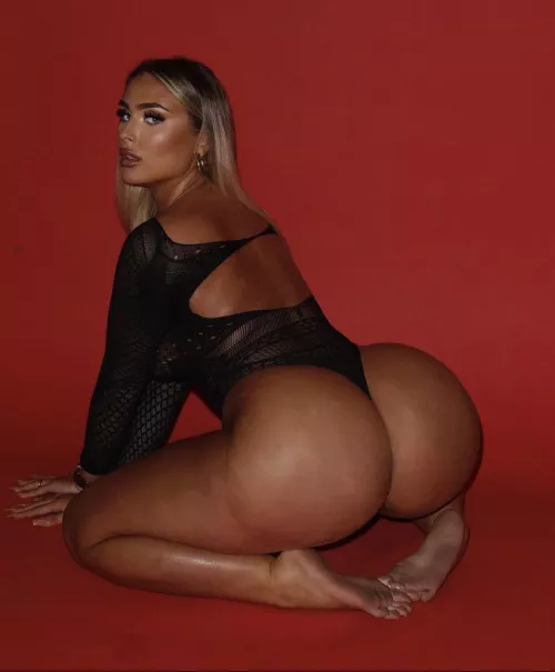 Everything about her 😫