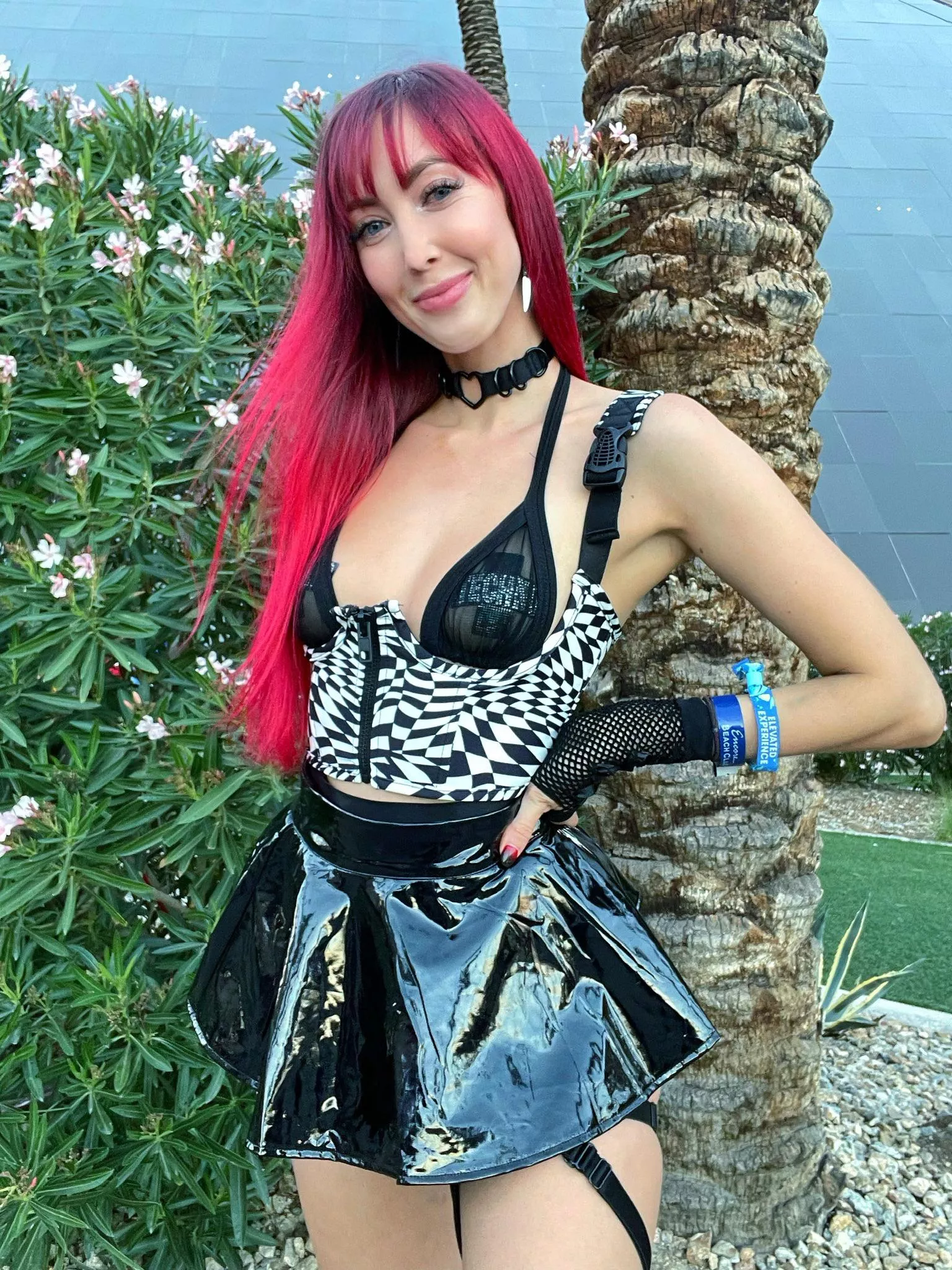 Excited to show you the matching top for this skirt >:)