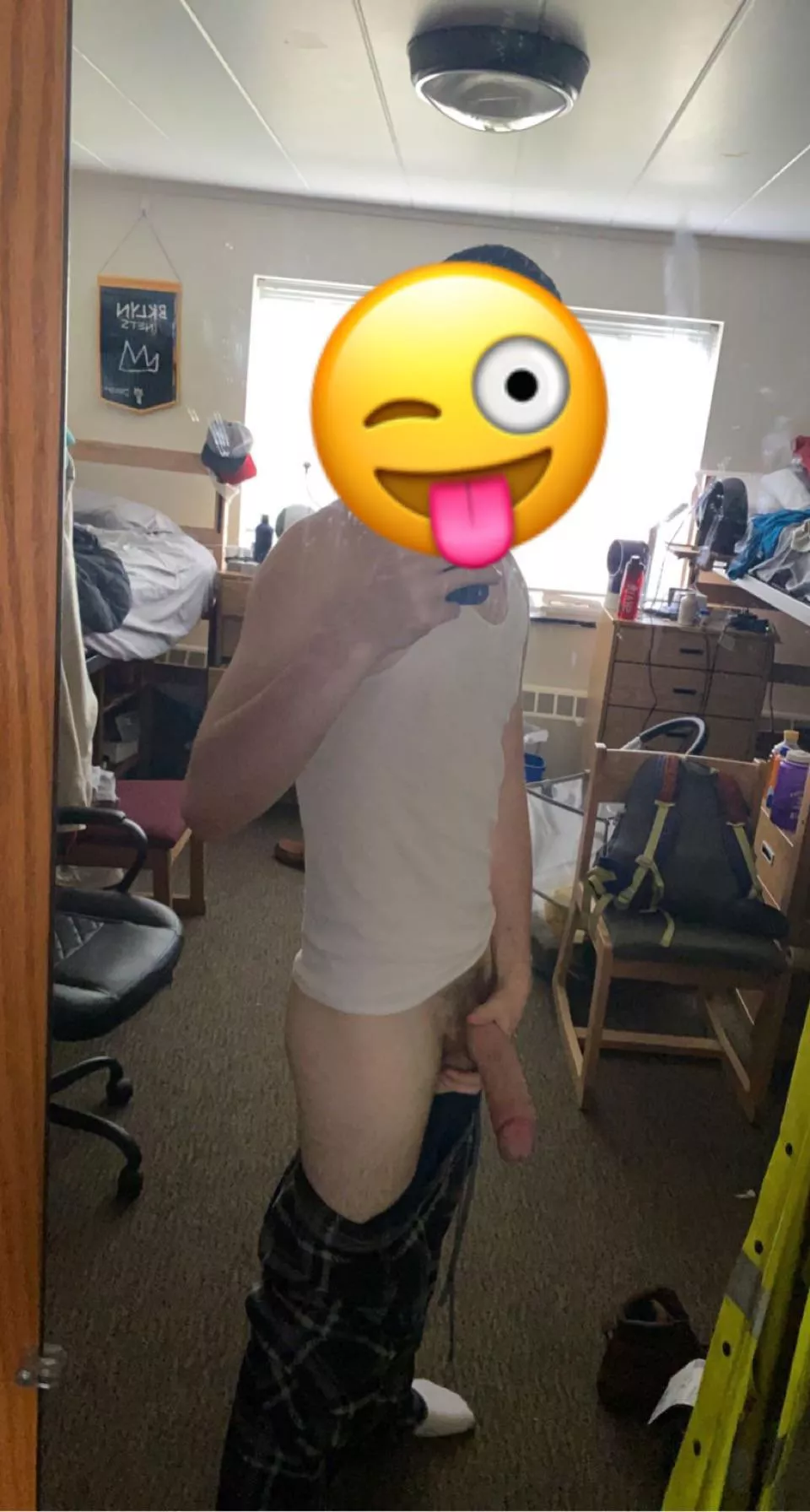 Excuse my messy dorm