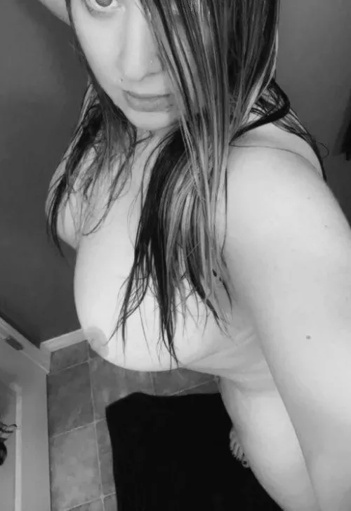 (F)