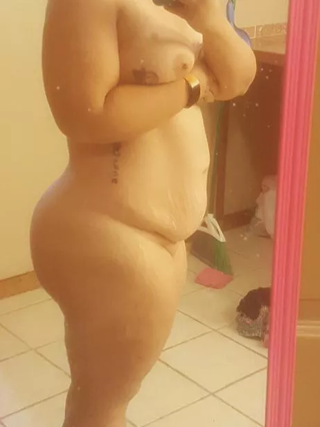 F 36 ~175 hope everyone likes 😕