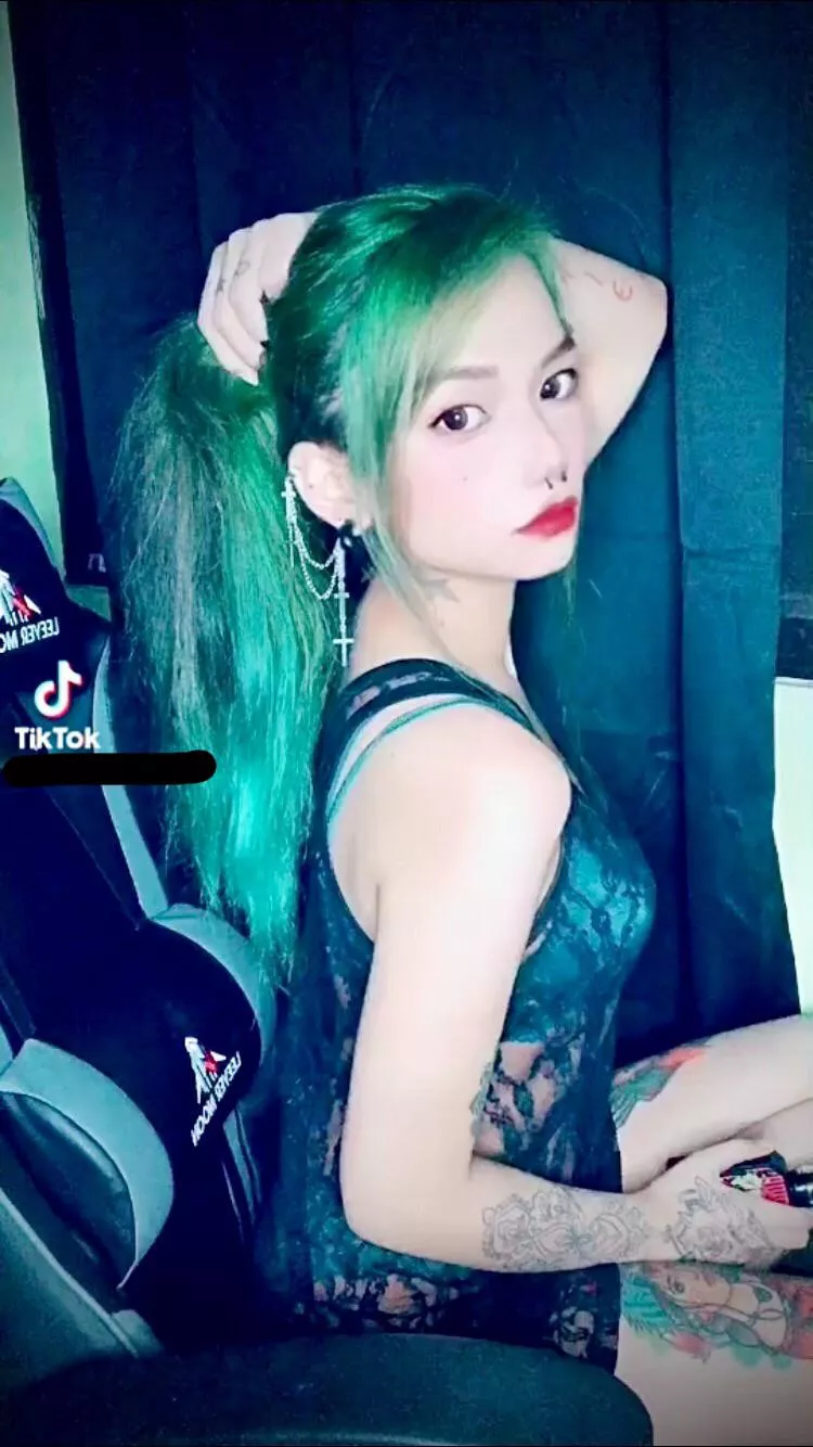 (f) bakit pag walang picture di nyo pinapansin 💔 haha lf kwentuhan as a friend 🤪 you must like tattoos, adventure, music, and me. 😂 8months post partum, been struggling to find a way to relax puro nalang stressssss