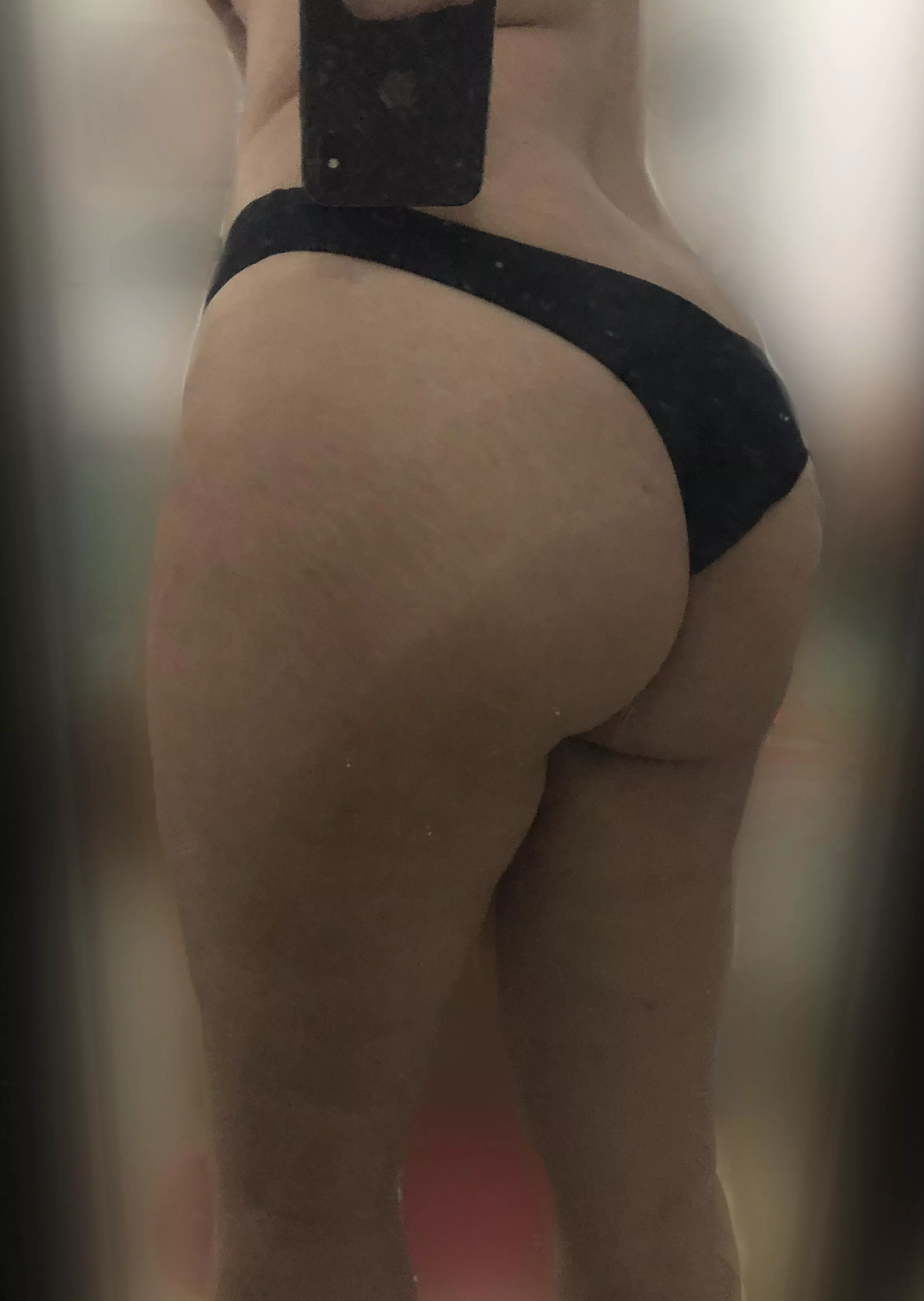 (f) Cause someone said I was “hiding” it. So here 🥴 (I don’t work out tho. Just I.F)
