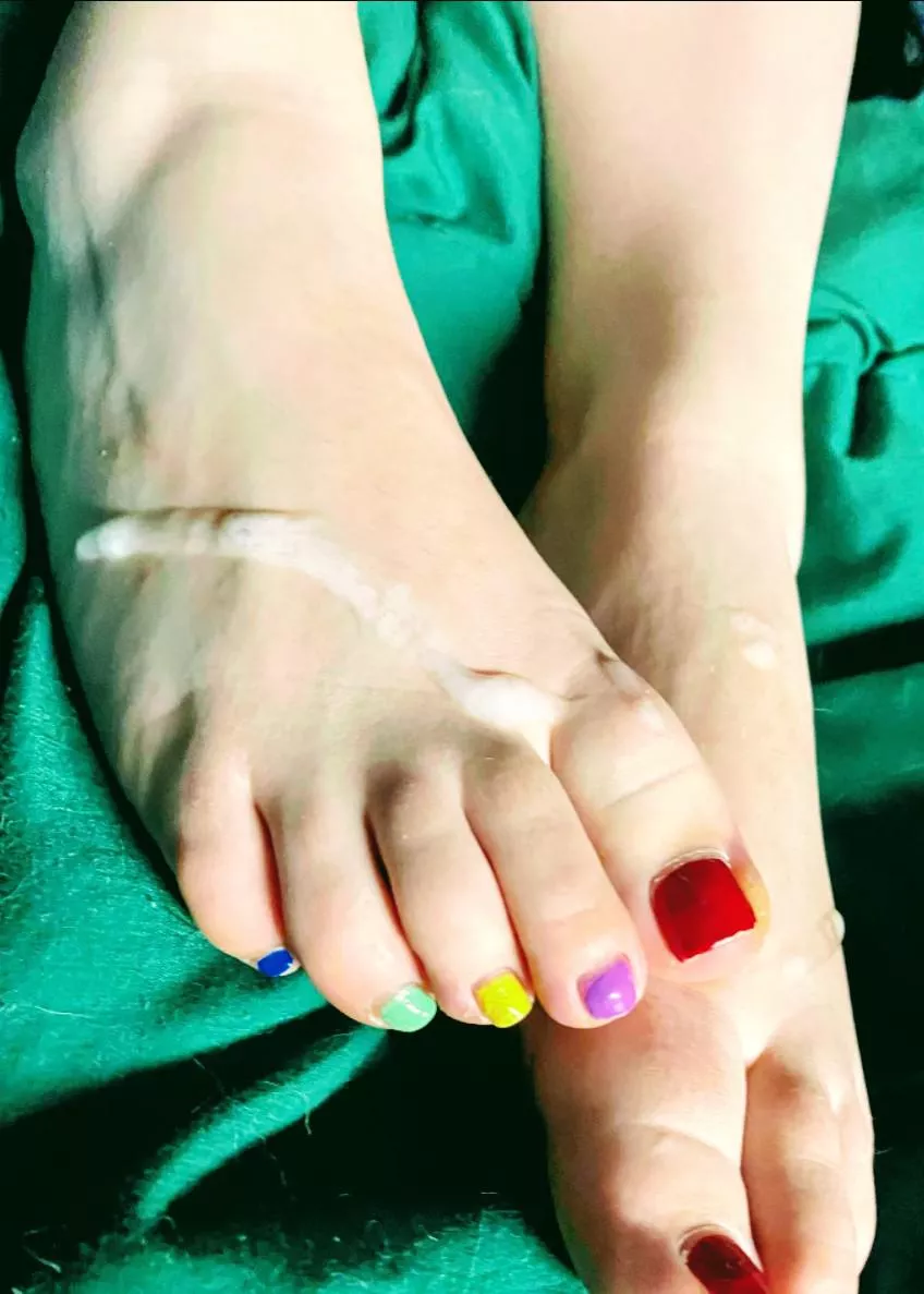 [F] DM open for requests 😘