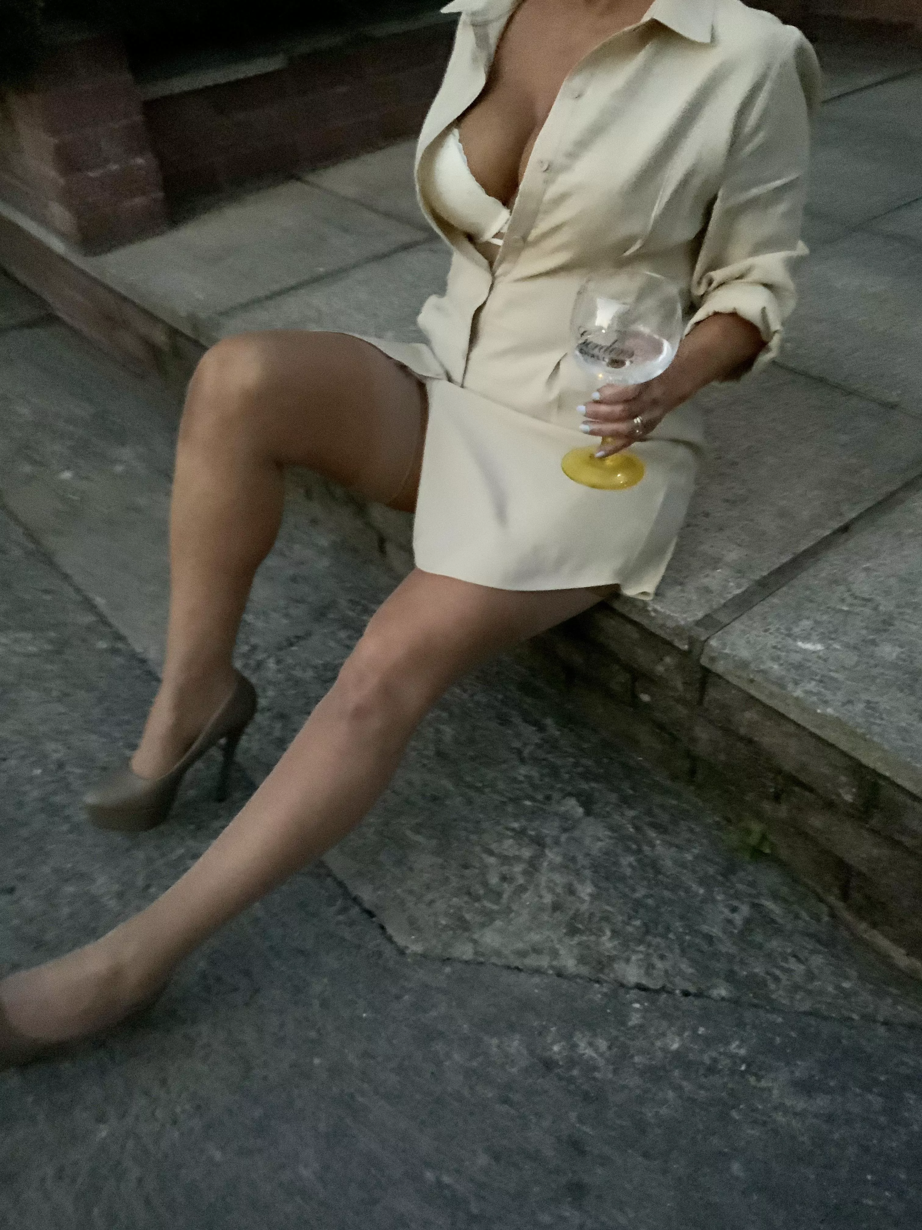 (F) Few drinks after work š·š· (F) Few drinks after work š·š·