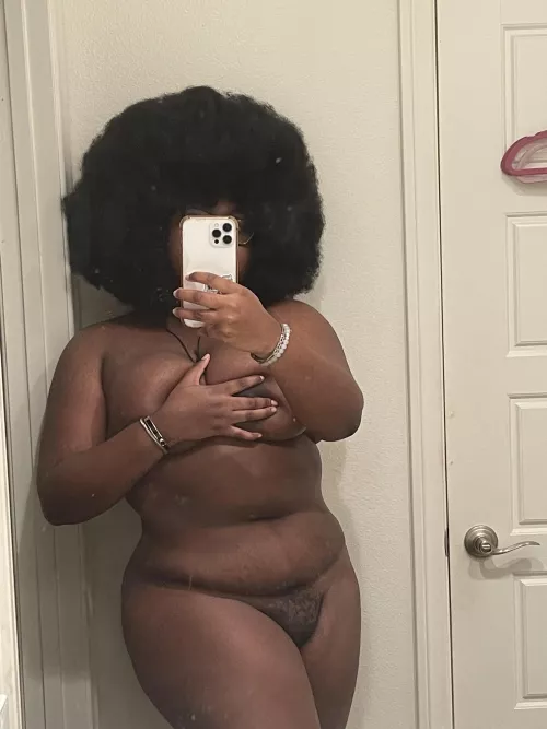 (F) Genuinely interested in what you have to say about my body? <3