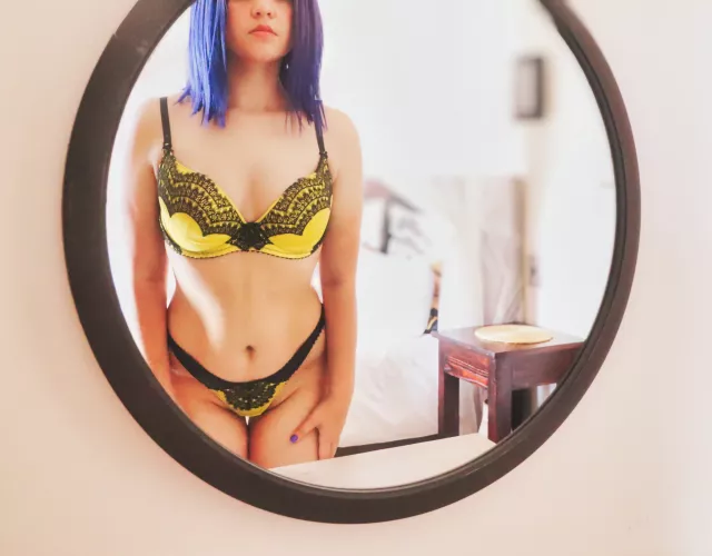 [F] Getting Ready for my bath!