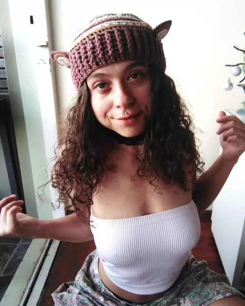 [F] I made a new style of kitty beanies and I'm feeling rather cute in it🐱