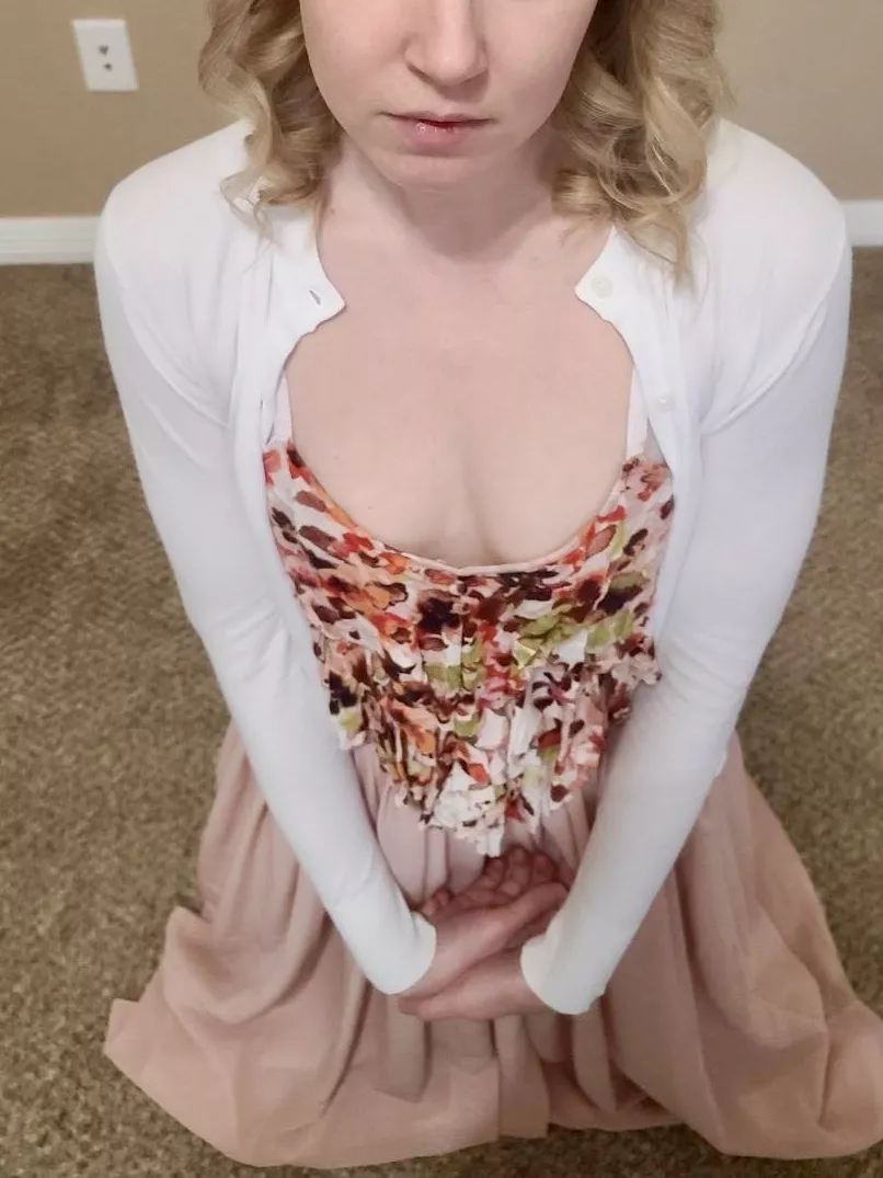 [F] I'm a good girl, I promise!