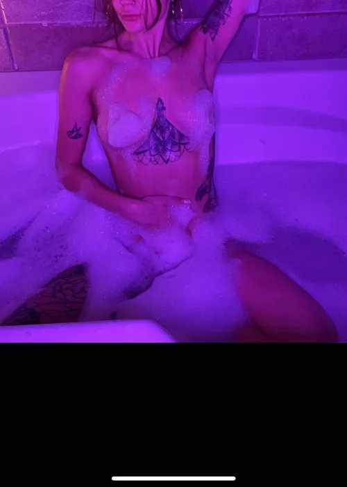 (F) in the tub 😘
