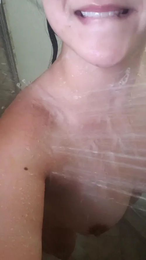 [F] I've got a window in my bathroom...maybe someone will see me 😳🙈