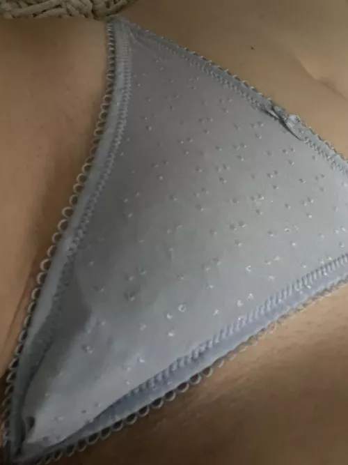 [f] Just got out the shower 😇