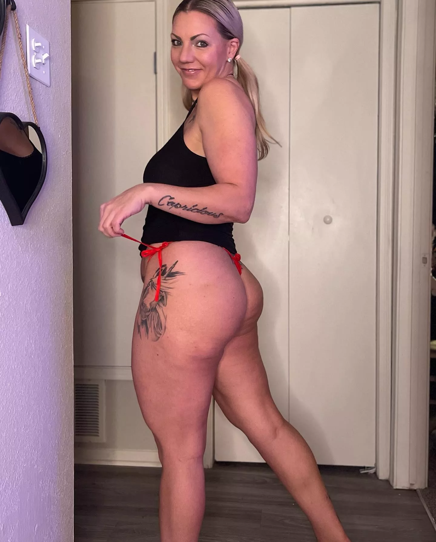 (F) last photo I posted they said I had no cellulite…. How is that possible?