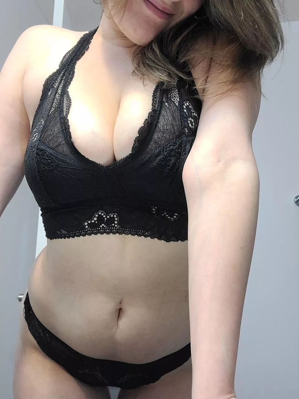(F) Lazy Sunday at home (F) Lazy Sunday at home