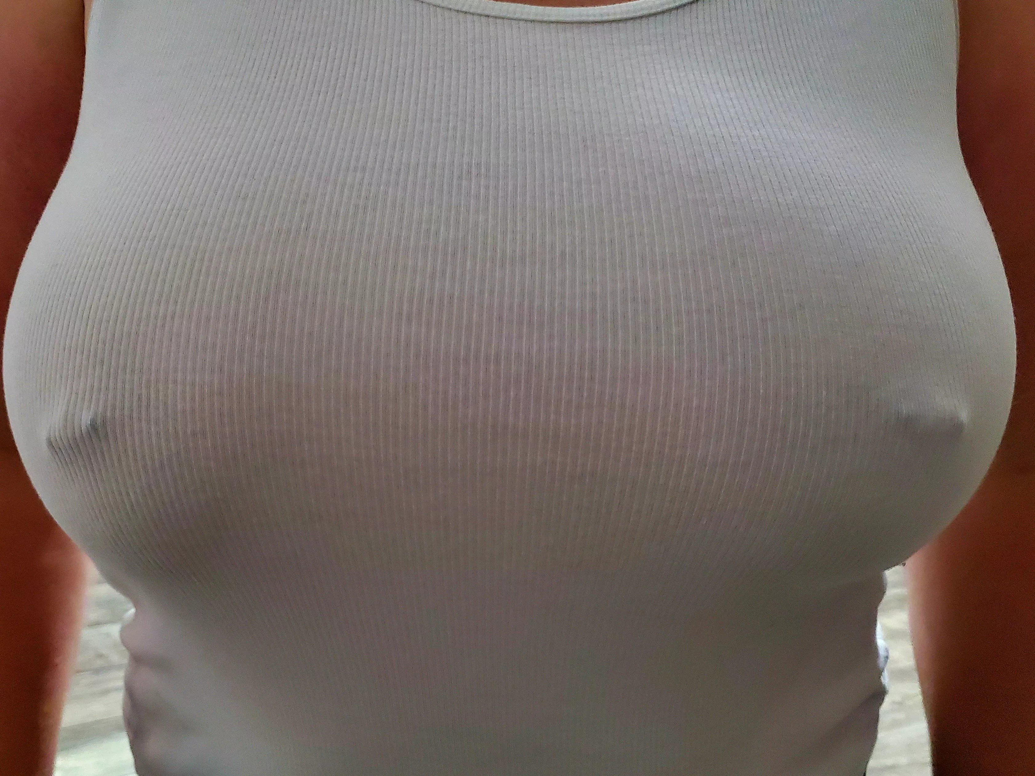 [F] Love white on a rainy day. 💟