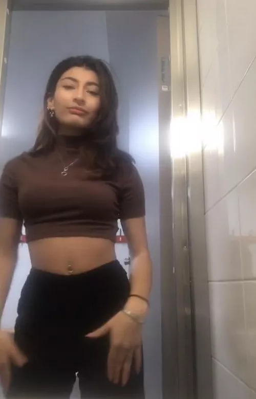 (F) my boobs are pretty small but in this shirt they look kinda big