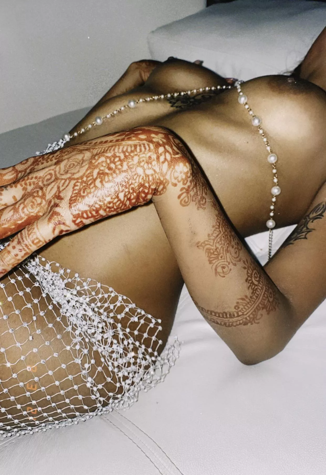 (F) naughty in a good way