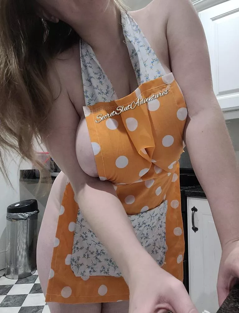 [F] Not quite the naked chef 🤭