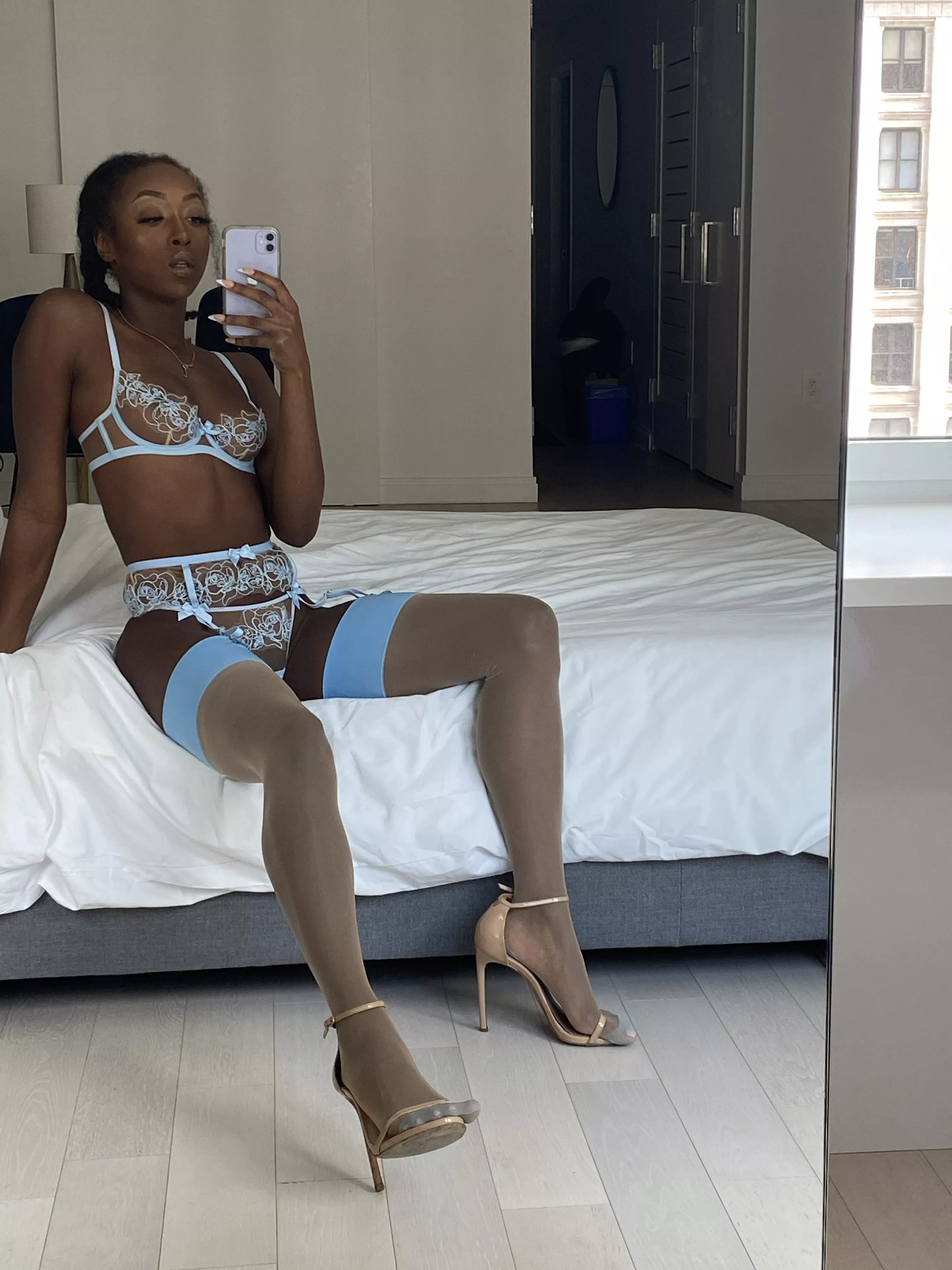 [f] Nothing feels as good as a full set 🥰