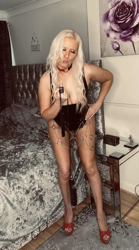 [f] Oh I’ve got you wrapped around my middle finger haven’t I…get on your knees and say Yes Mistress