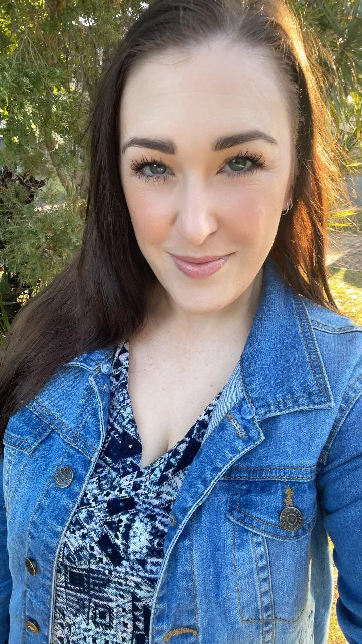 [f] People who take care of chickens are literally chicken tenders 😆