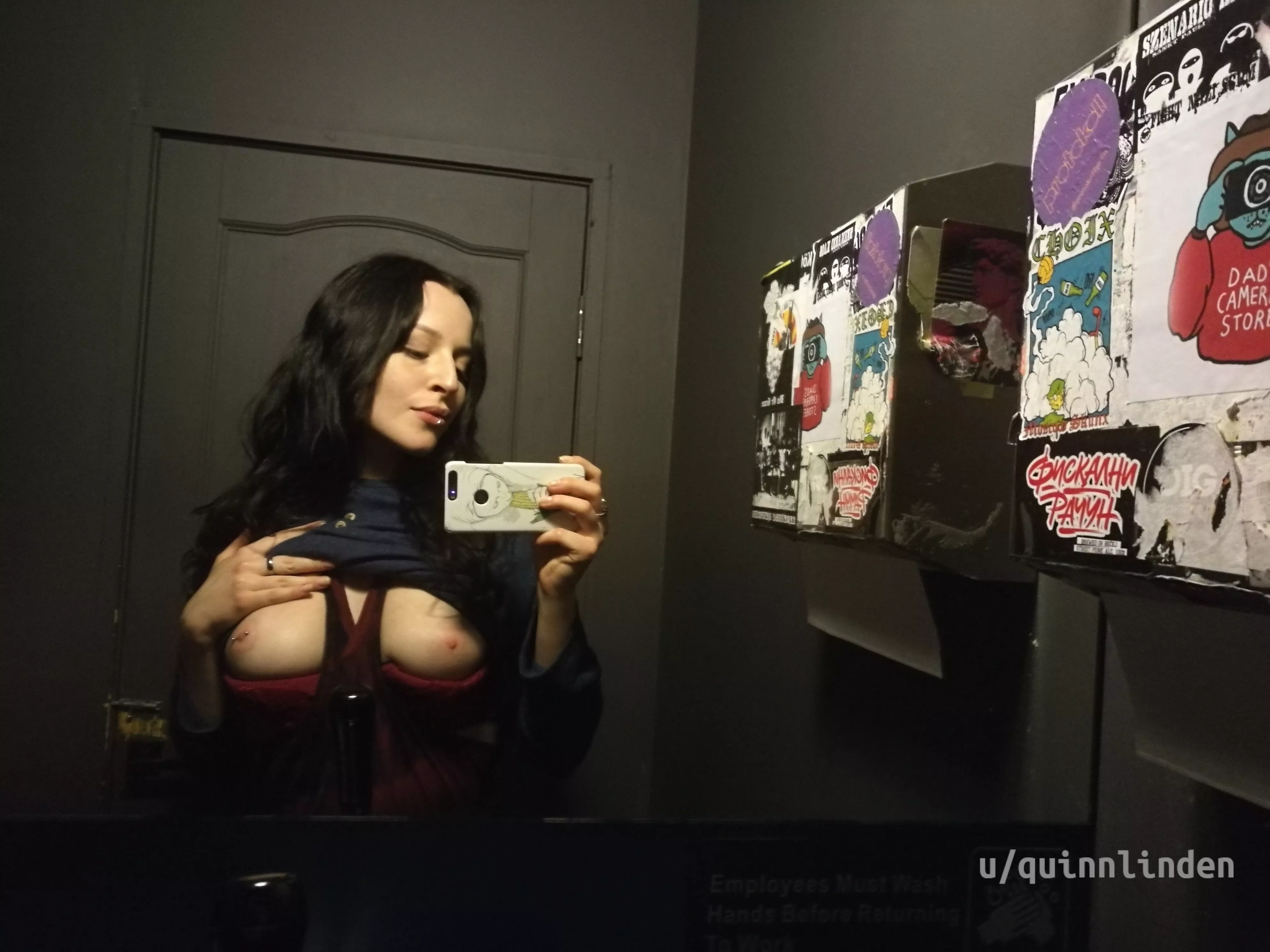 [f] Quick selfie in the bar