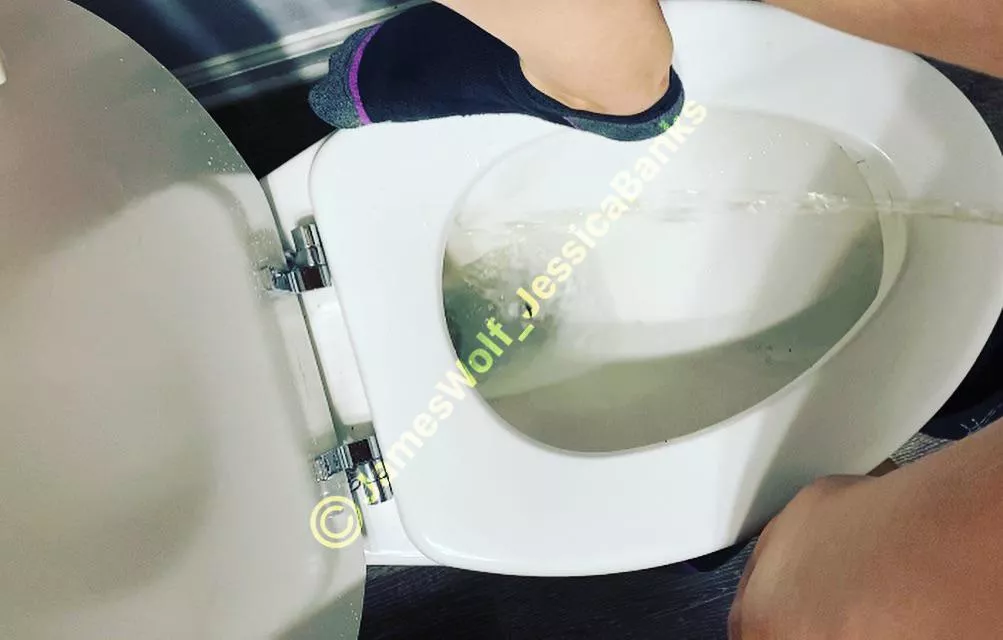 [F] Standing Pee With Socks 😉