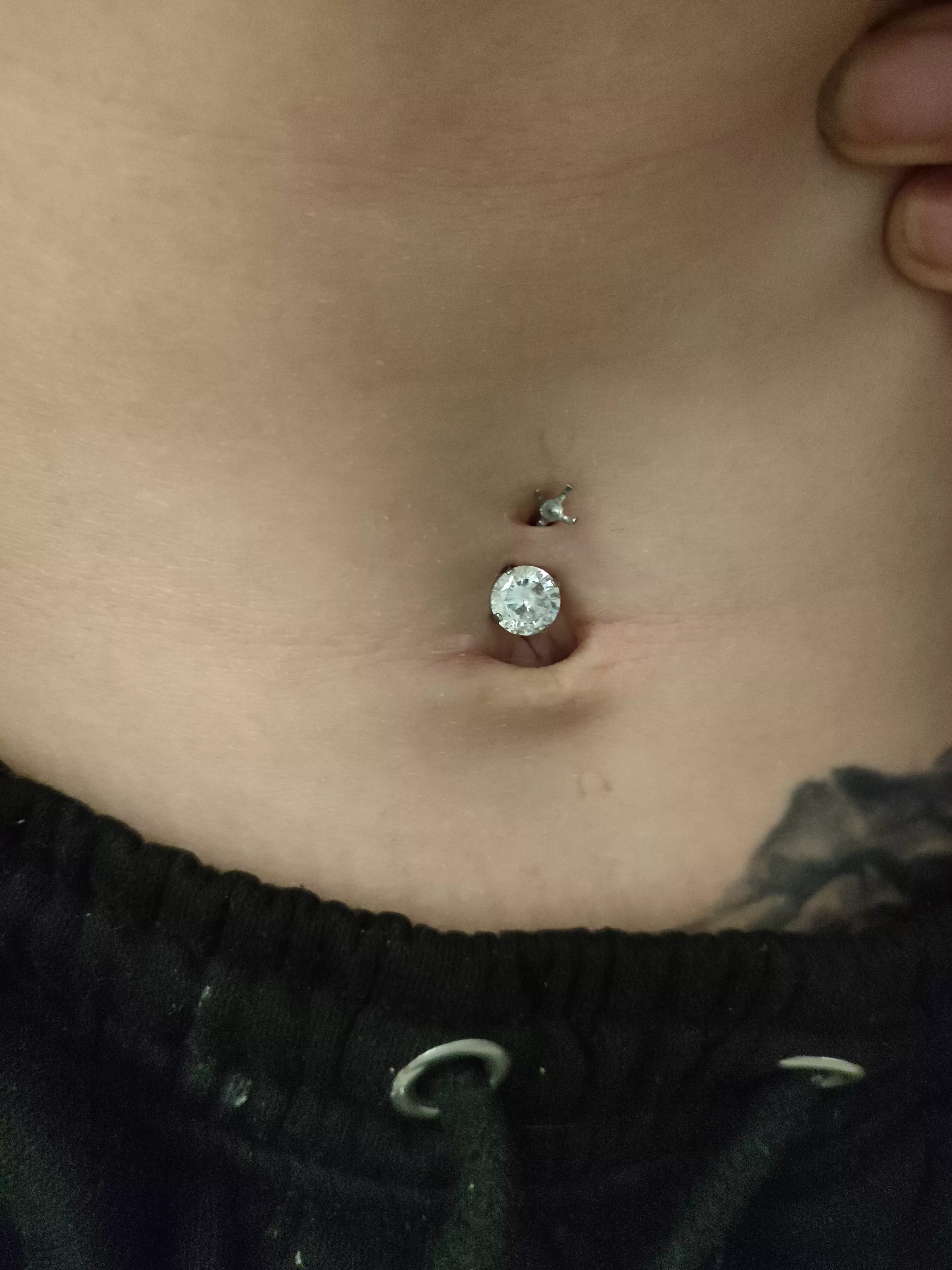 [f] The detail pic of my belly button that I promised you ;)