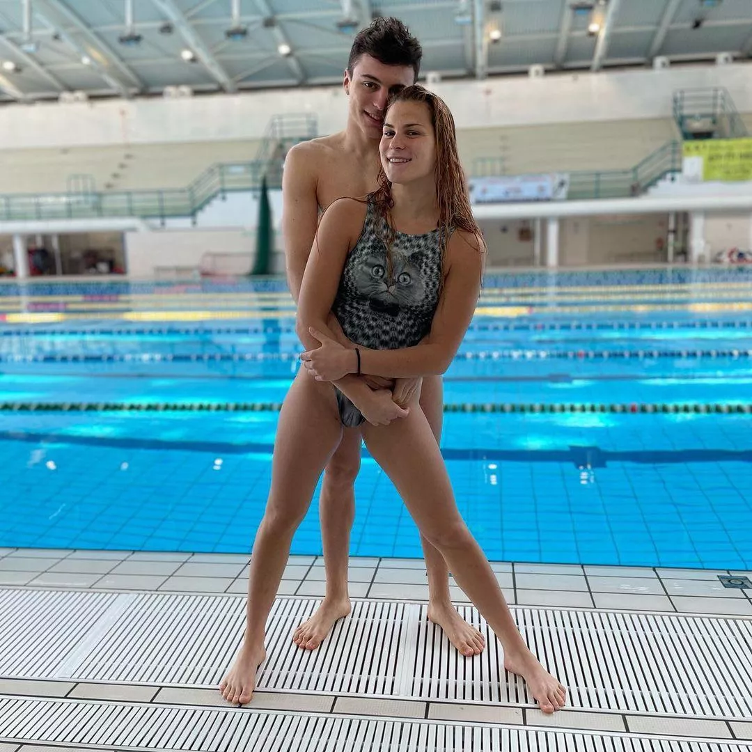 [f] when he is naked behind me