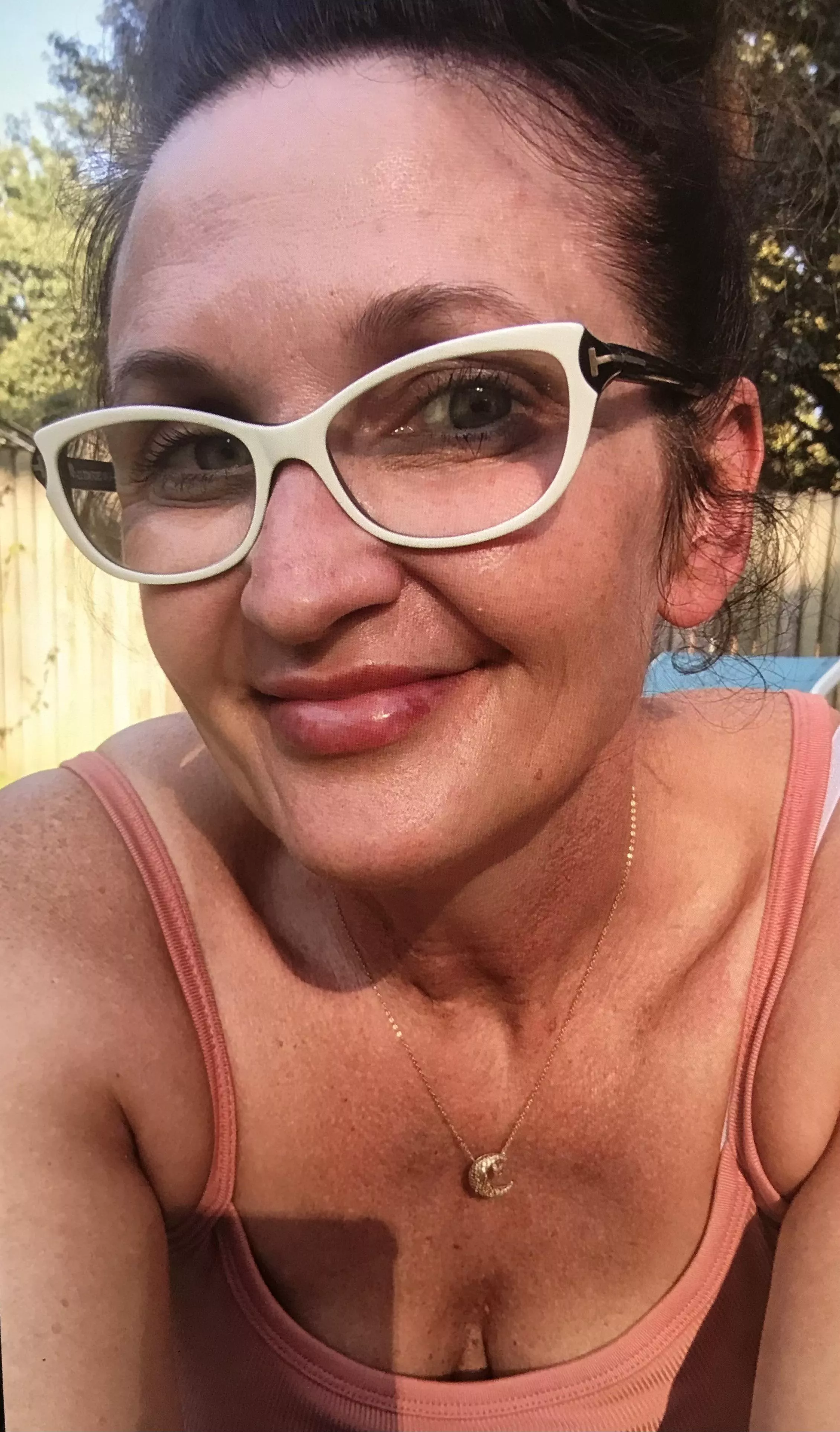 (F) who’s got a cock for me?