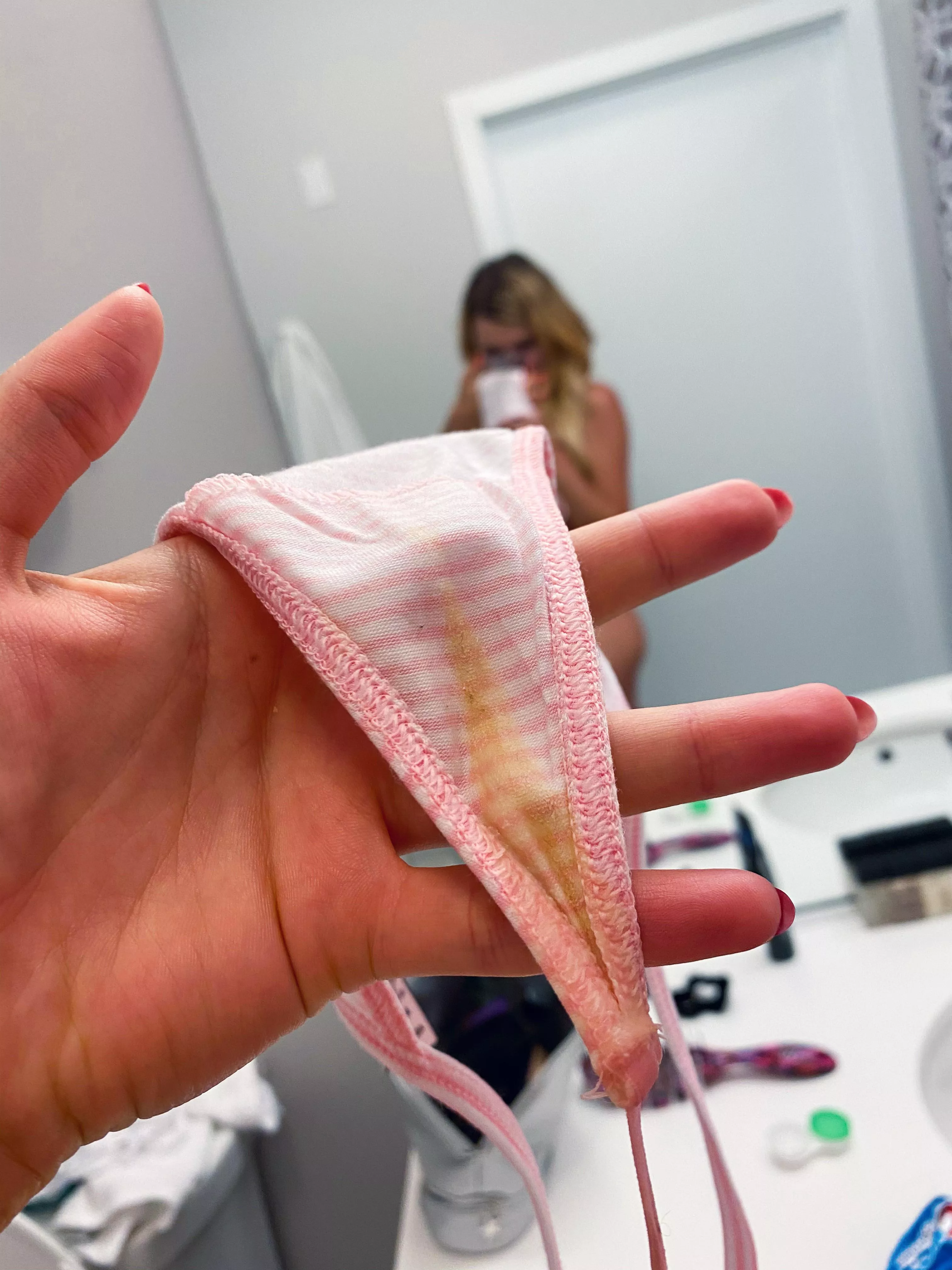 [f19][oc] Yellowish stain on my g string🐱will it be too gross once it dries out??