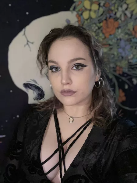 F[25] [OC] Would you approach me in public, or do I have to make the first move? 😘