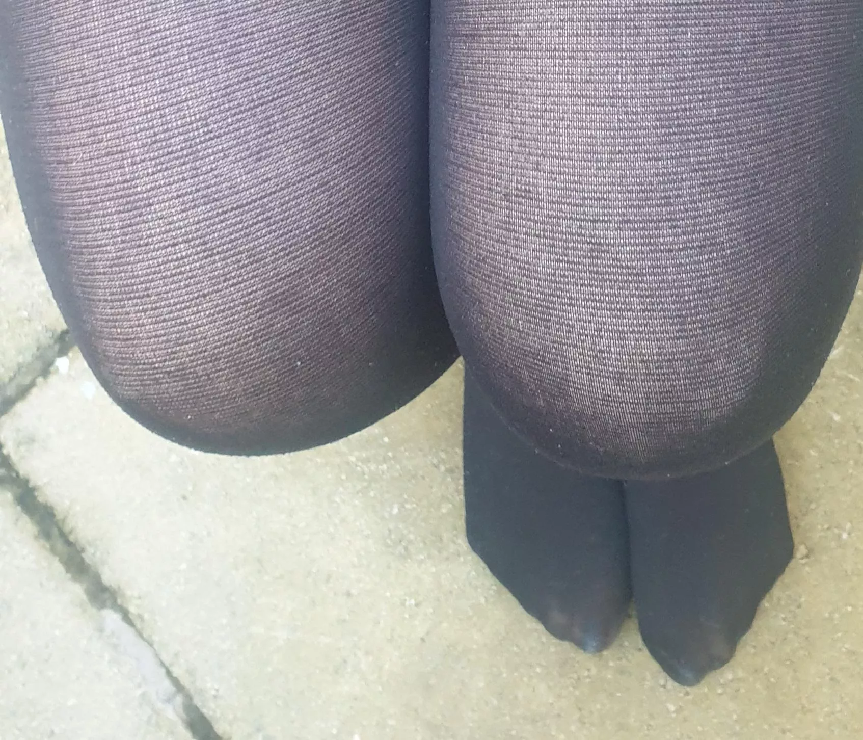 F33 size 5 feet u like