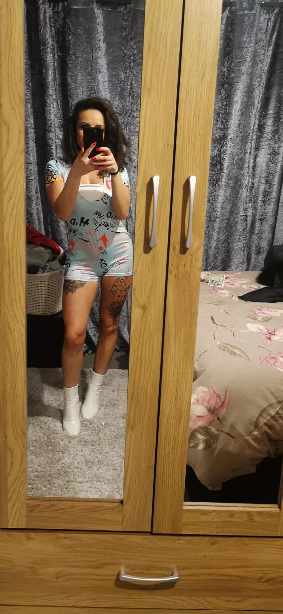 F37 Do I have cute legs? 😁😁