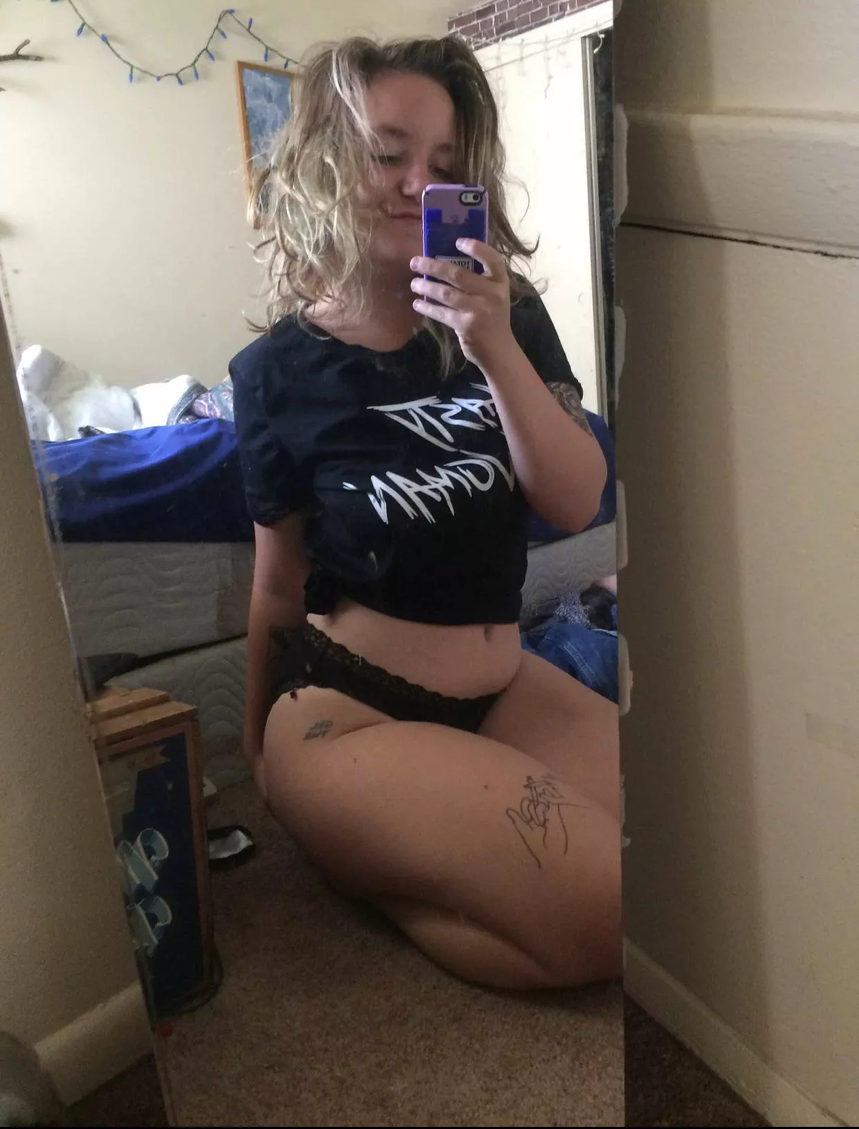 [F4F] Have the Sunday Scaries? Let momma take care of you