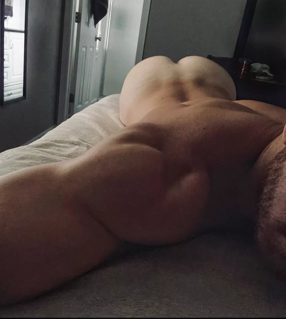 🎶 FACE DOWN, ASS UP… 🍑
