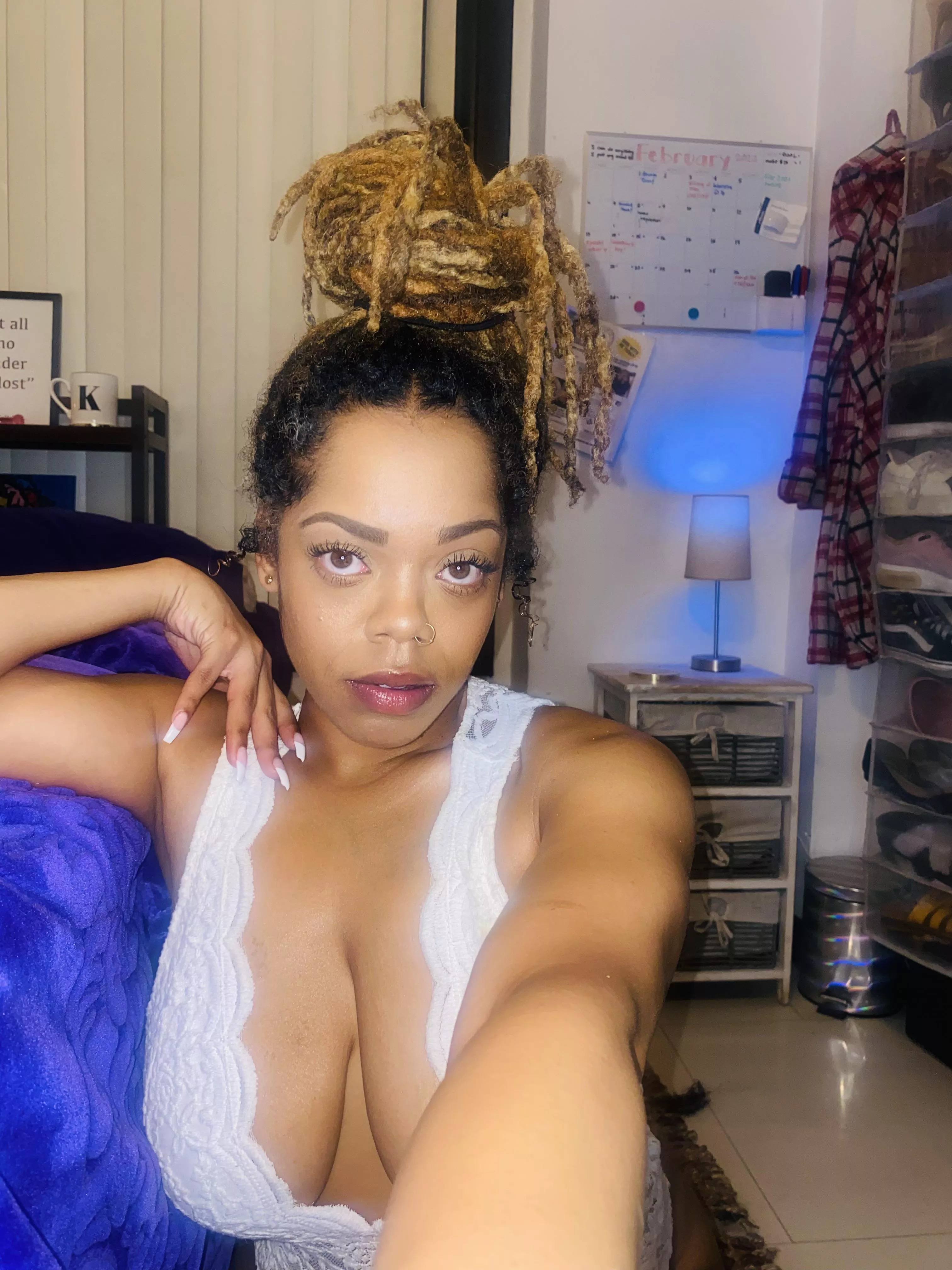 face so pretty, you gotta fuck her in missionary.