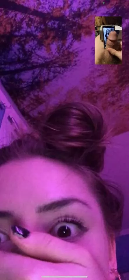 facetime flashing sluts you know. just kik me and send their numbers and i’ll facetime them and flash them. kik: allfakes23