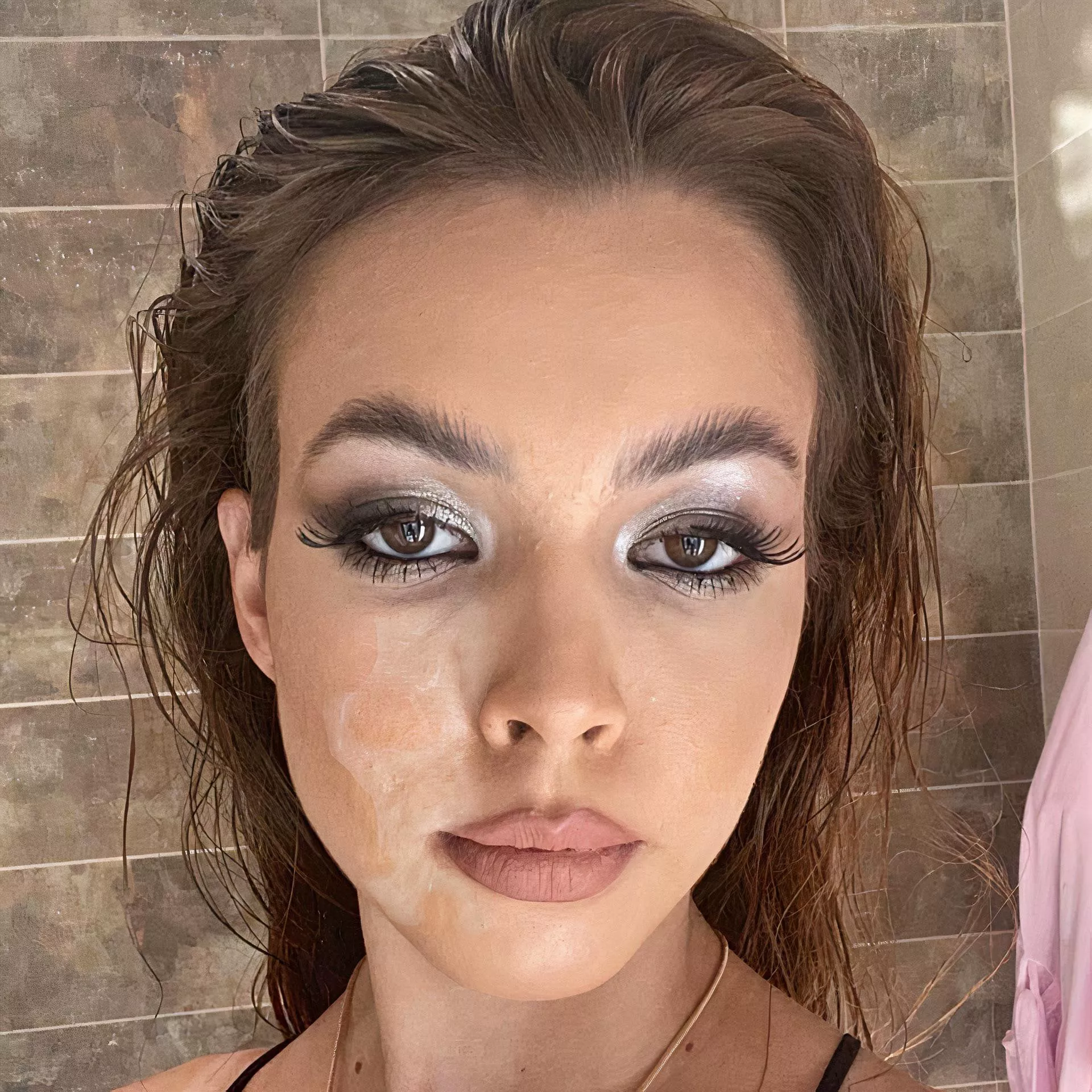 Facial on some girl’s face Facial on some girl’s face