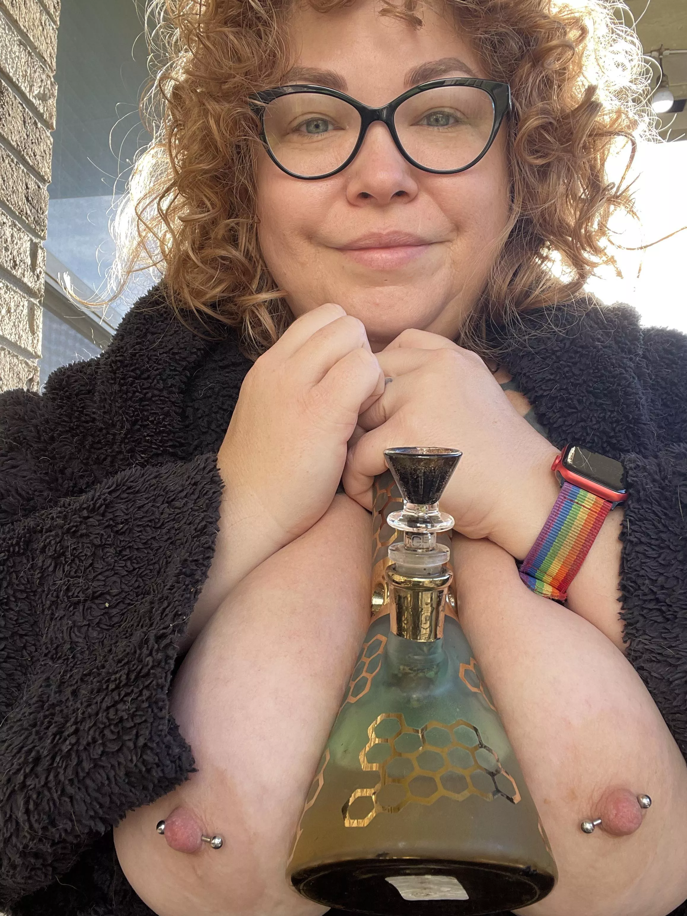 (F)acts: I need to clean my bong; My eyes look great in this pic (F)acts: I need to clean my bong; My eyes look great in this pic