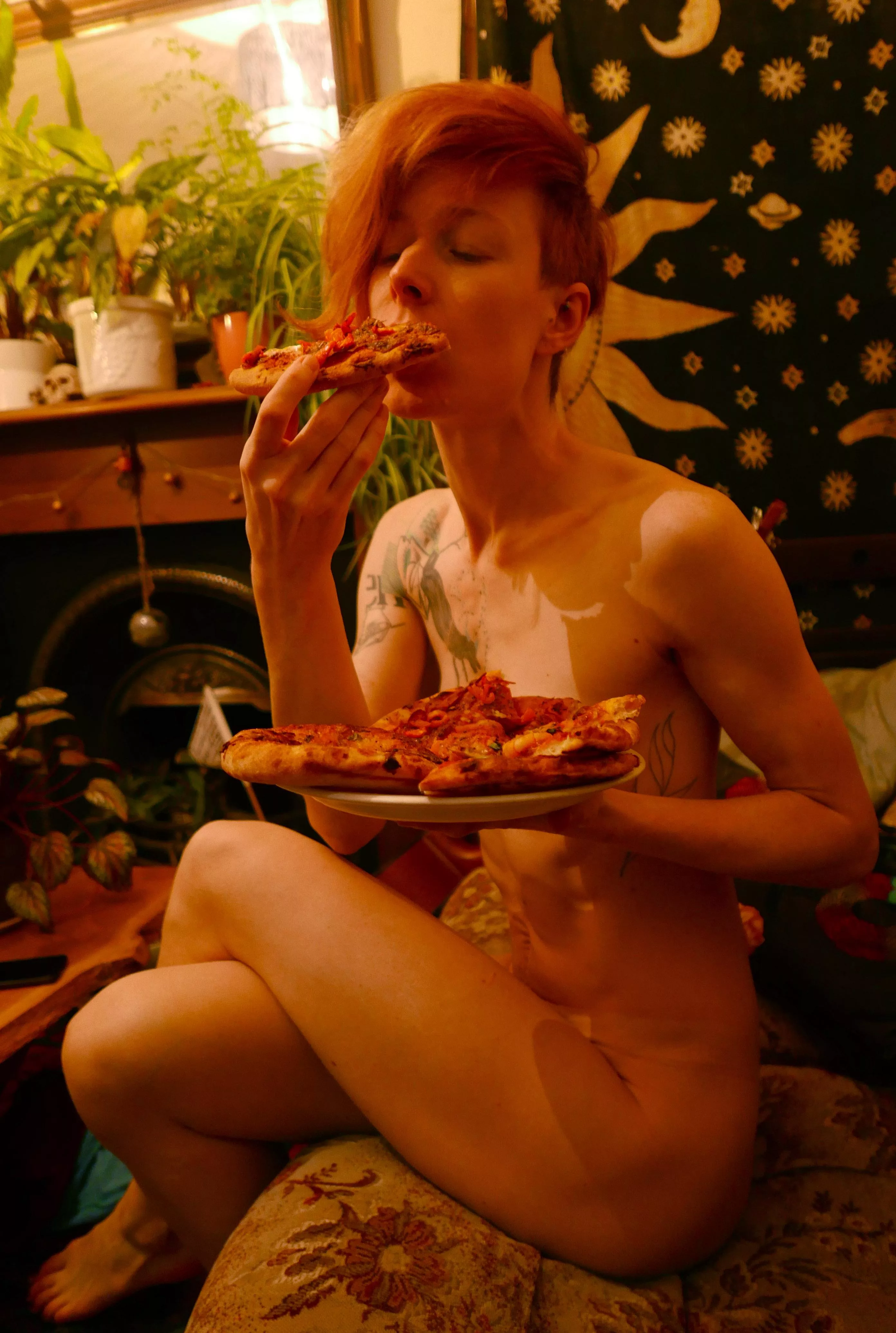 Fancy a slice? Otherwise I'll just finish this plate all by myself Fancy a slice? Otherwise I'll just finish this plate all by myself