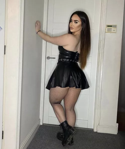 Fat ass girl in stockings