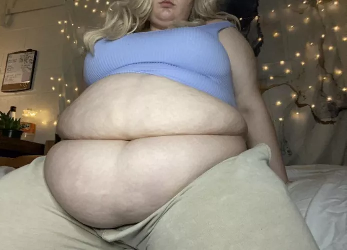 Fat Fairy Princess 👑 (OF launches Jan. 1 free pics and video previews)