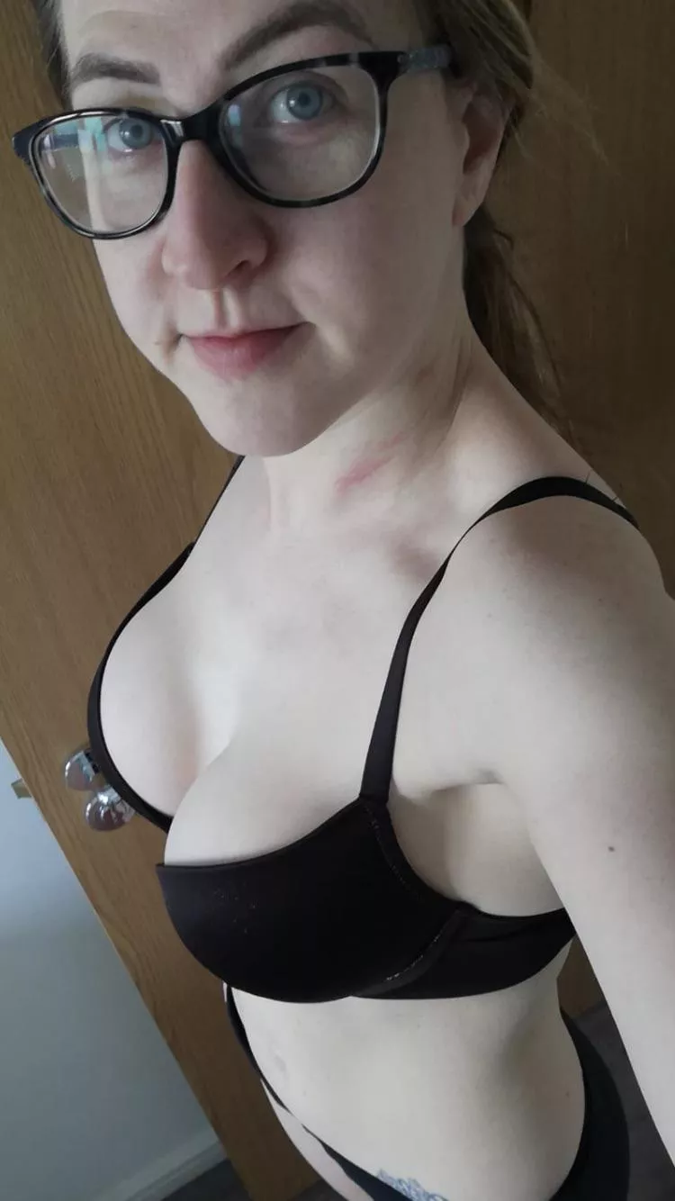 Feeding my wife til you cum. Kik: her_proud_hubby