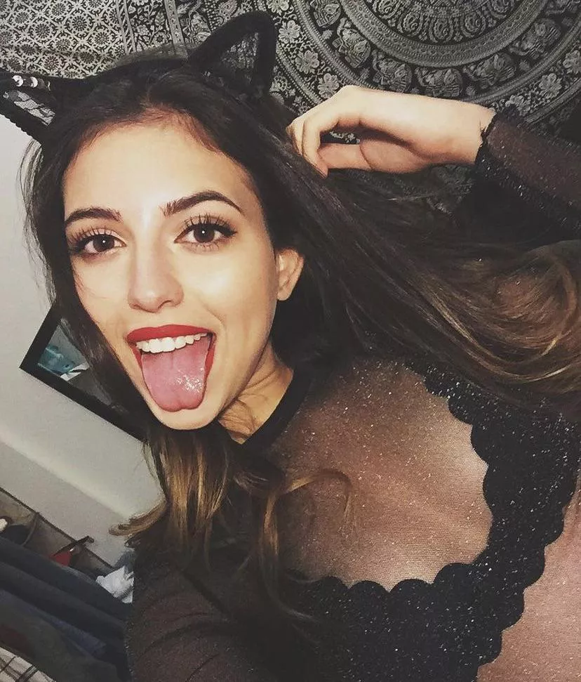 FEEDING pics of my sexy cousin with other IRL for buds who are cock tributing‼️‼️ Kik: thecoolkidkyle