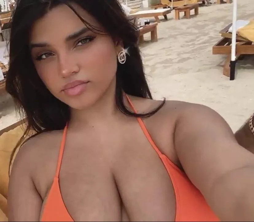 Feel free to share anything of Simran if you’ve got shit 😈