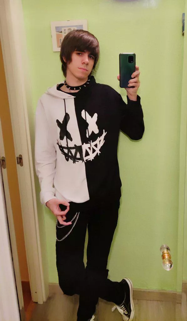 Feel like Monokuma today 🤍🖤