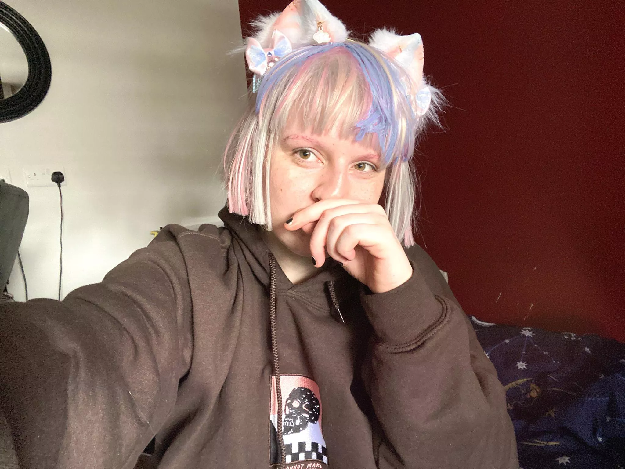 Feeling bad? Here’s an easy trick - put on some cat ears & instantly become cute! Feeling bad? Here’s an easy trick - put on some cat ears & instantly become cute!