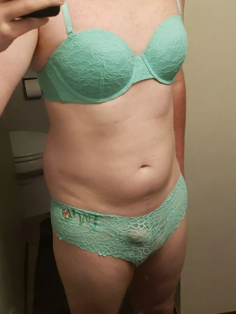 Feeling brave making my first post...