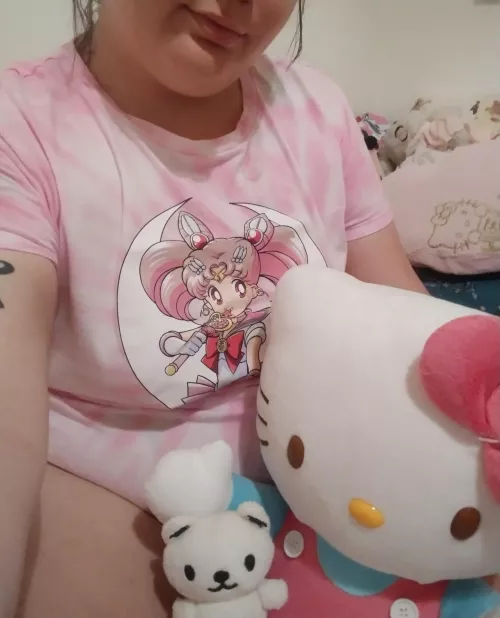 Feeling cute in my new favourite t-shirt 👸🏻